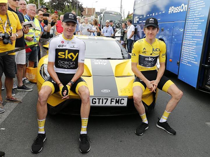 Chris Froome (l) und Geraint Thomas sind die Stars des Team Sky.