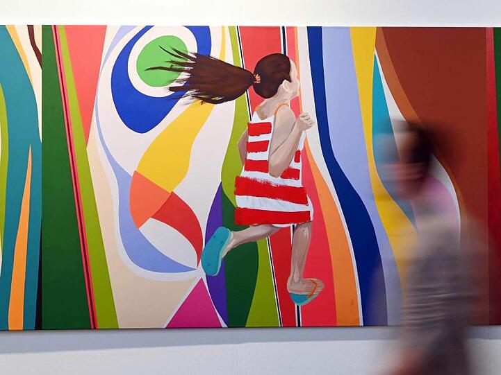 "Family walking into stripes" von Bel Borba.