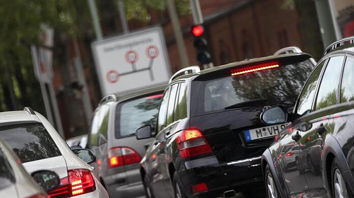 Mit einer simplen Gebühr von sechs Euro am Tag wollen Experten "die Stauprobleme in der Innenstadt von München in den Griff bekommen".