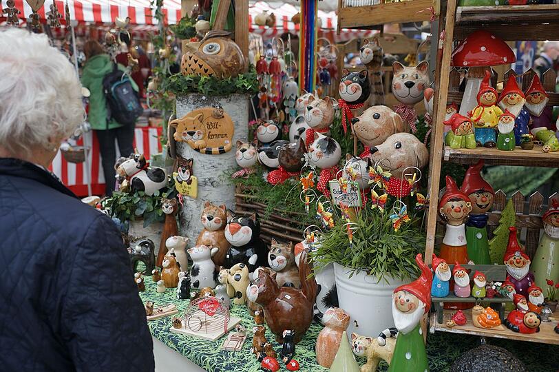 Seit Samstag gibts auf der "Auer Dult" neben Kinderkarussels auch wieder jede Menge Trödel, Raritäten und Antiquitäten.