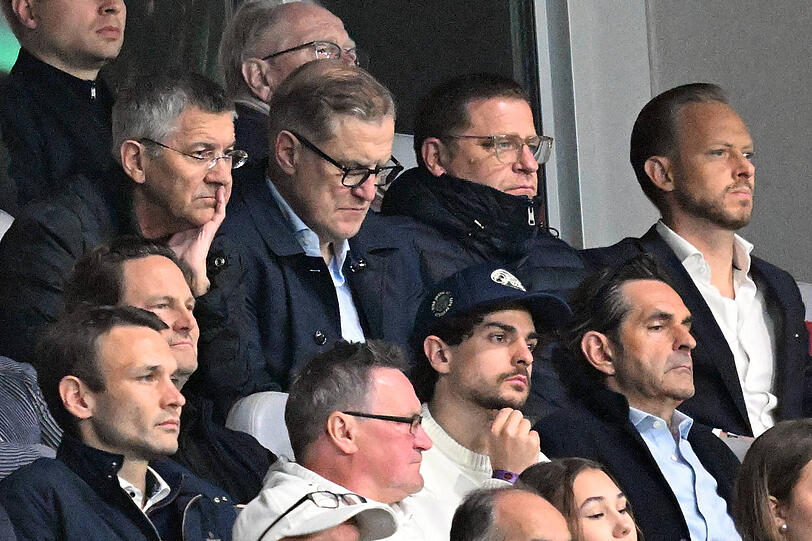 Sahen den 2:0-Sieg des FC Bayern von der Trib&uuml;ne aus: Pr&auml;sident Herbert Hainer und Sportvorstand Max Eberl.