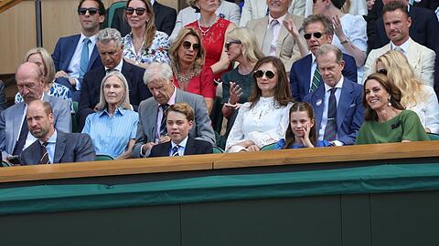 Prinz William, Prinz George, Prinzessin Charlotte und Prinzessin Kate in der Royal Box beim Wimbledon-Finale.