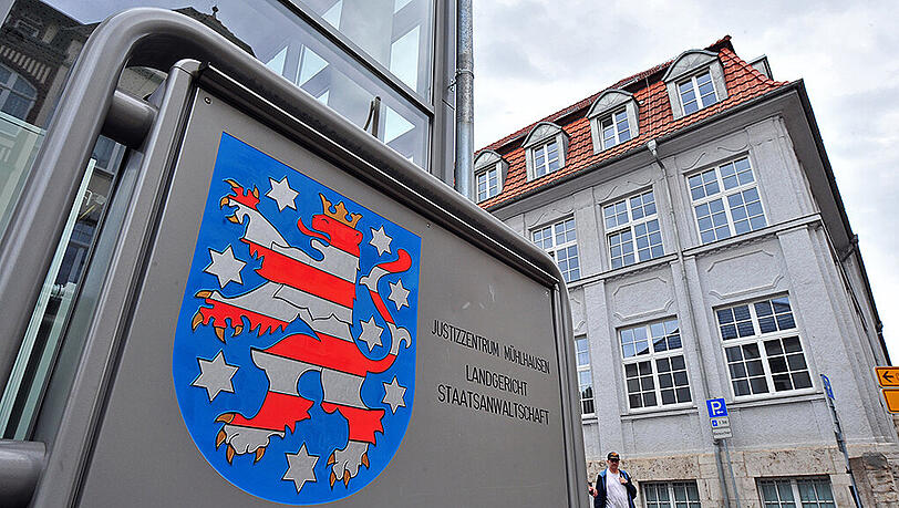 Vor dem Mühlhausener Landgericht hat der Prozess um den 20-jährigen Krankenpfleger-Azubi begonnen. Vor dem Mühlhausener Landgericht hat der Prozess um den 20-jährigen Krankenpfleger-Azubi begonnen.