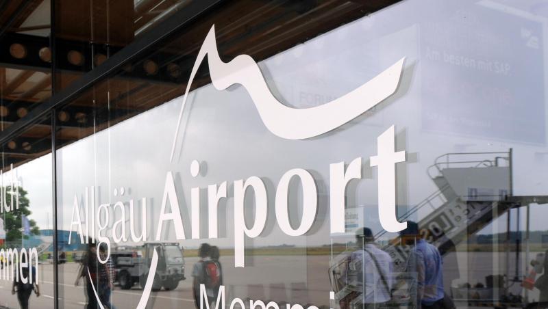 Logo und Schriftzug des Allgäu Airport am Terminal des Flughafens. Foto: Andreas Gebert/Archiv Logo und Schriftzug des Allgäu Airport am Terminal des Flughafens. Foto: Andreas Gebert/Archiv