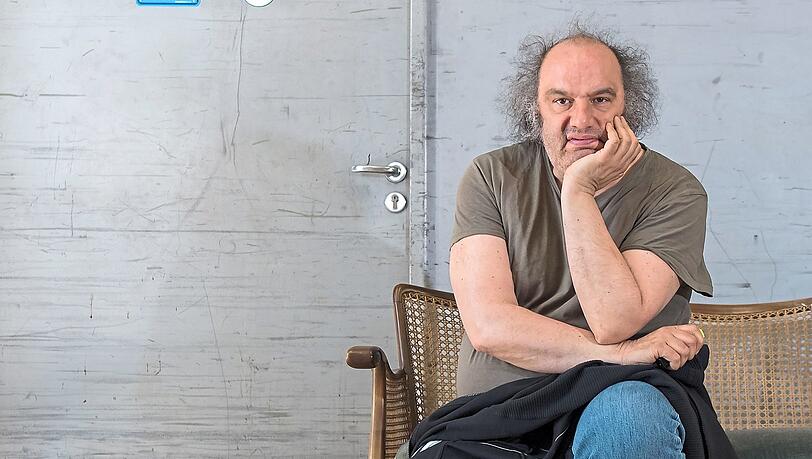 Matthias Lilienthal, damals noch Intendant der Münchner Kammerspiele, im Malsaal des Theaters. Foto: Peter Kneffel/dpa