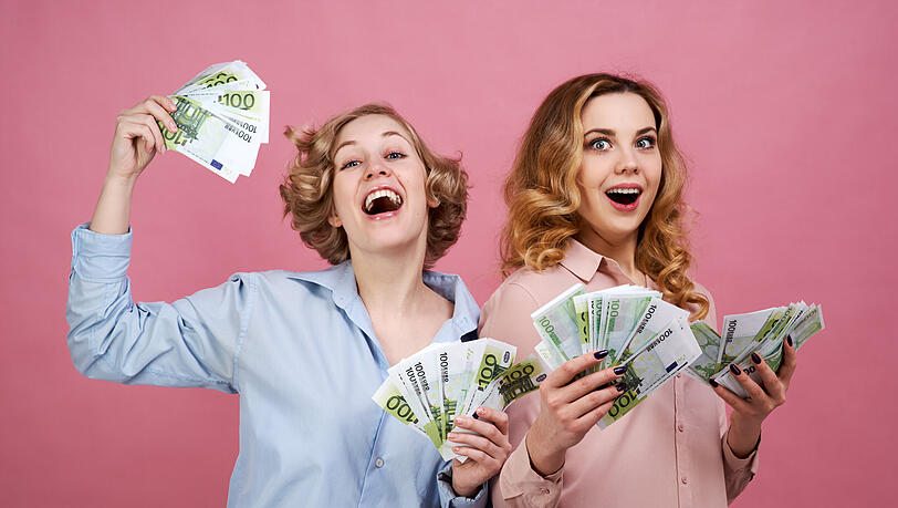 Nur wer mitspielt, kann diesen LOTTO-Geldsegen auch gewinnen und sich ein paar Träume erfüllen. Mitmachen und die Spielscheine in der AZ zählen, lohnt sich!