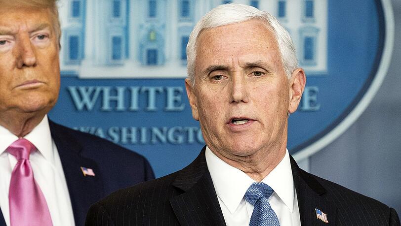 Mike Pence (r) war bis 2021 US-Vizepräsident unter Donald Trump.