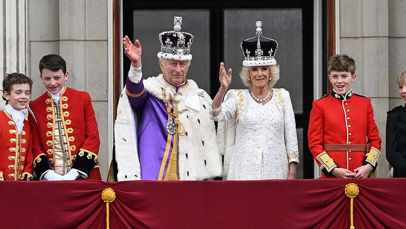 König Charles III. und Königin Camilla am Tag der Krönung in London.