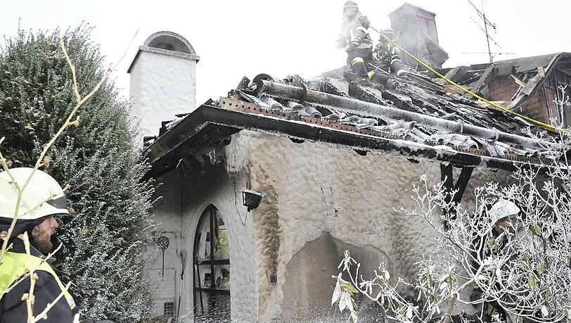 Bei einem Hausbrand in Gräfelfing enstand am Donnerstag hoher Sachschaden. Bei einem Hausbrand in Gräfelfing enstand am Donnerstag hoher Sachschaden.