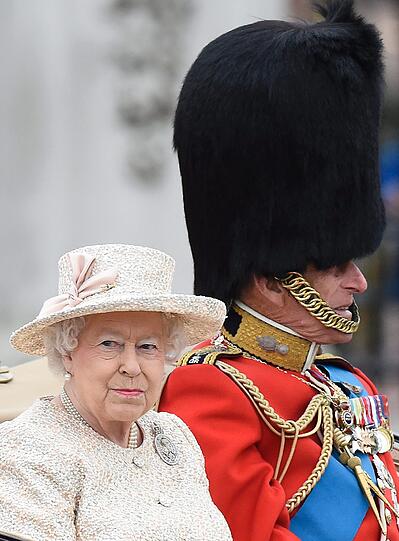 Die Queen hat am Samstag zusammen mit ihrem Ehemann Prinz Philip bei einer Parade ihren Geburtstag nachgefeiert.