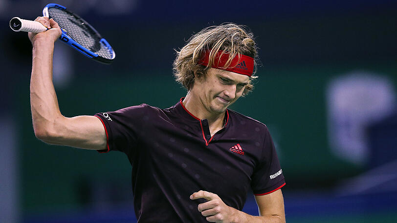 Alexander Zverev zertrümmerte unmittelbar nach dem vorentscheidenden Break im dritten Satz zum 2:3 sein Racket.