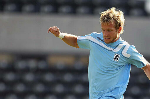 STEFAN AIGNER: Verpasste das 1:0 nach Feick-Flanke. Lief sich danach aber meist fest oder verlor den Ball. Note 5