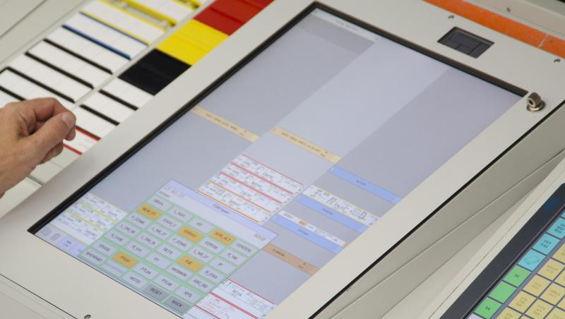 Das neue elektronische Kontrollstreifensystem der Deutschen Flugsicherung wurde vorläufig durch seinen Vorgänger ersetzt. Das neue elektronische Kontrollstreifensystem der Deutschen Flugsicherung wurde vorläufig durch seinen Vorgänger ersetzt.