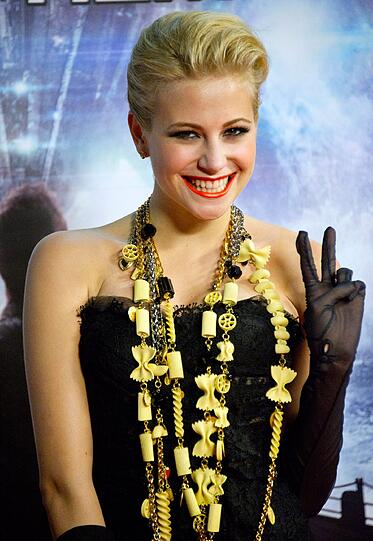 Platz 12: Pixie Lott. Die Sängerin und Schauspielerin stammt aus London und kam 2009 mit ihrem ersten Album "Turn It Up" groß heraus.