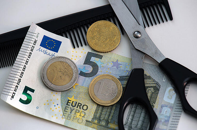 Die Studie des DIW stellt klar, dass die Einkommens-Schere in Deutschland größer geworden ist und weiter wachsen wird.