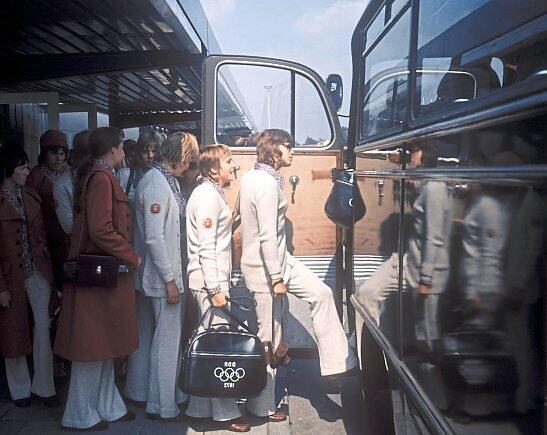 Ankunft der DDR-Mannschaft am Flughafen. Ankunft der DDR-Mannschaft am Flughafen.