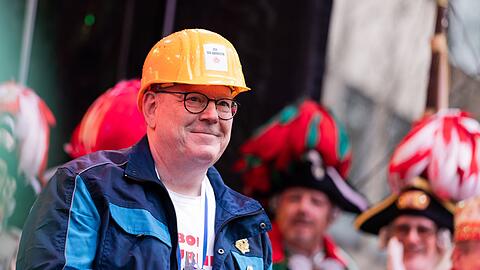 Der K&ouml;lner Oberb&uuml;rgermeister Torsten Burmester trat im "Bob der Baumeister"-Kost&uuml;m auf.