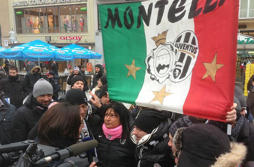 Auch Fernsehteams sind schon auf die italienischen Besucher aufmerksam geworden.