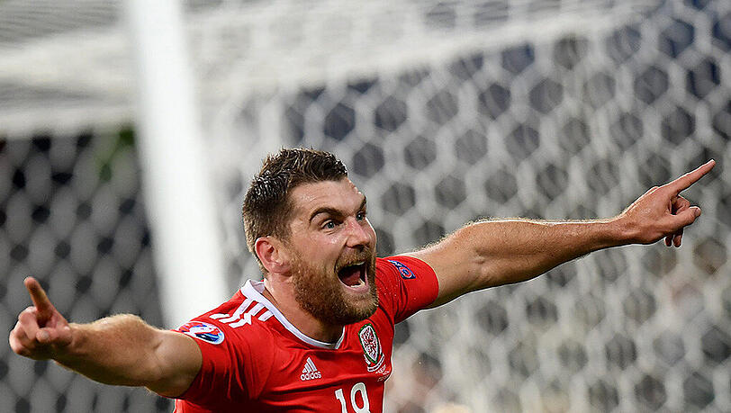 Die Entscheidung: Der Waliser Sam Vokes netzt zum 3:1 gegen Belgien ein. Das Team um Superstar Gareth Bale trifft nun im Halbfinale auf Cristiano Ronaldo und seine Portugiesen.