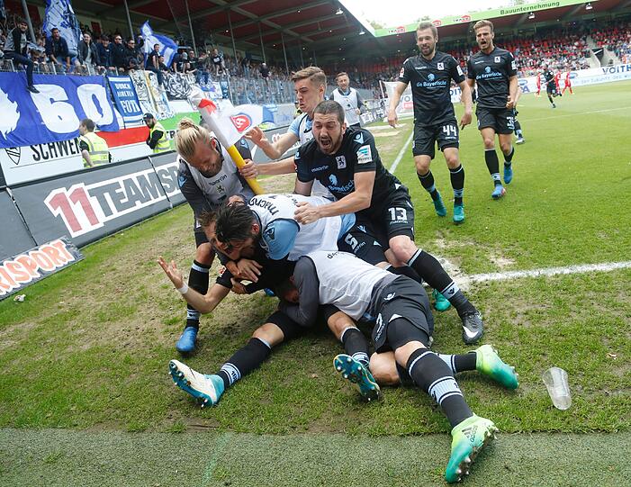 Weitere Bilder vom dramatischen Spiel in Heidenheim