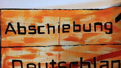 Mit dem Gesetzentwurf will Horst Seehofer die Ausreisepflicht von abgelehnten Asylbewerbern konsequenter durchsetzen.