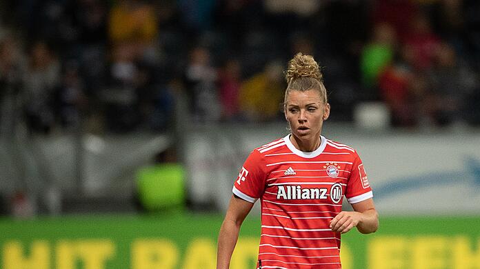 Linda Dallmann vom FCB fällt wegen eines Syndesmosebandriss mindestens bis zum Saisonende aus.