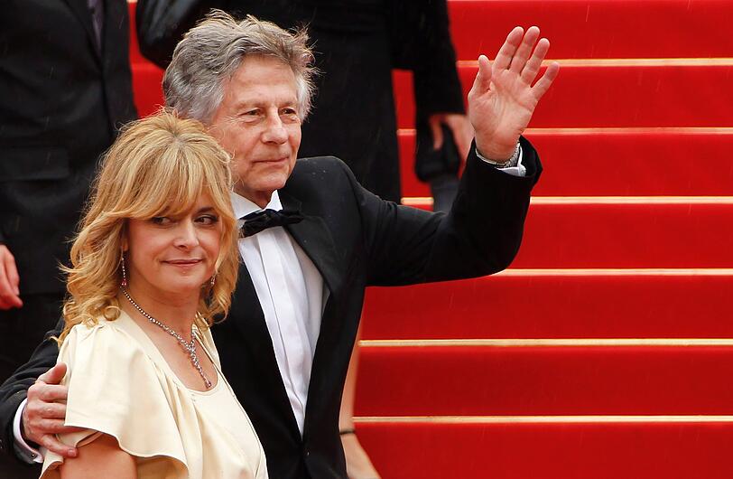 Regisseur Roman Polanski führt die Schauspielerin Nastassja Kinski über den roten Teppich.