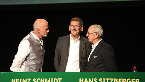 Das (noch) aktuelle 1860-Präsidium (v.l.): Präsident Robert Reisinger mit seinen Vizes Heinz Schmidt und Hans Sitzberger.