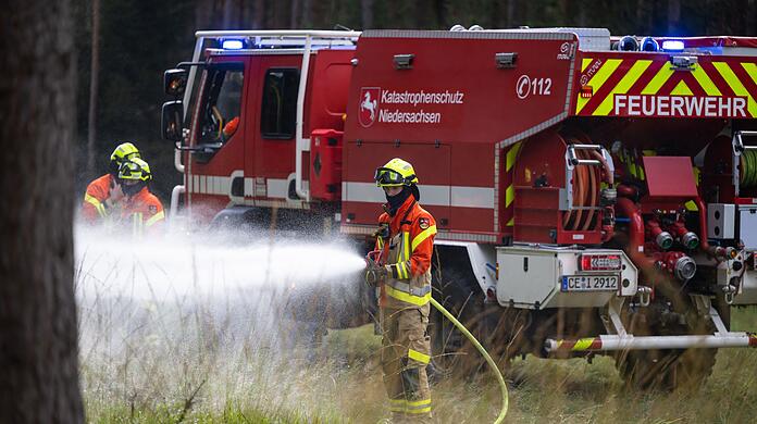 Feuerwehreinsatz nach Brand in Waldperlach (Symbolbild)