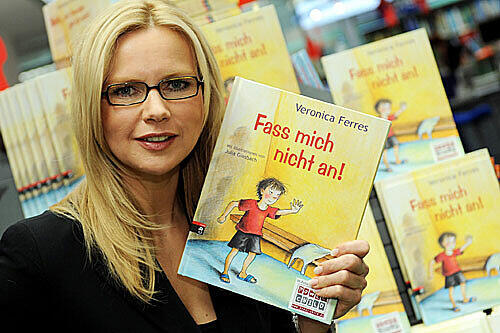 Engagiert: Veronica Ferres im Hugendubel.