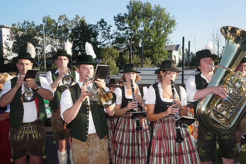 Der Festzug, der Anstich, die Gäste: So schön ist's beim Aubinger Herbstfest.