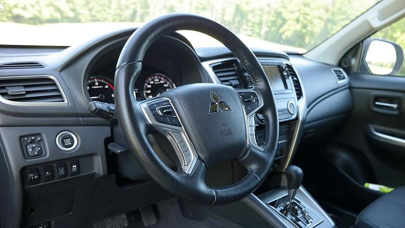 Wie gewohnt: Beim Interieur des Mitsubishi L200 hat delta 4x4 nicht Hand angelegt.