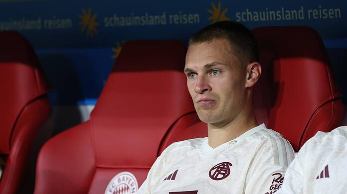 In Singapur sprach Thomas Tuchel Joshua Kimmich die Eigenschaften eines defensiven Sechsers ab. Muss er jetzt sogar auf die Rechtsverteidigerposition zurück?
