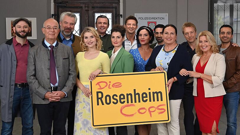 Das Team von "Die Rosenheim-Cops" verk&uuml;ndet eine absolute Neuheit.