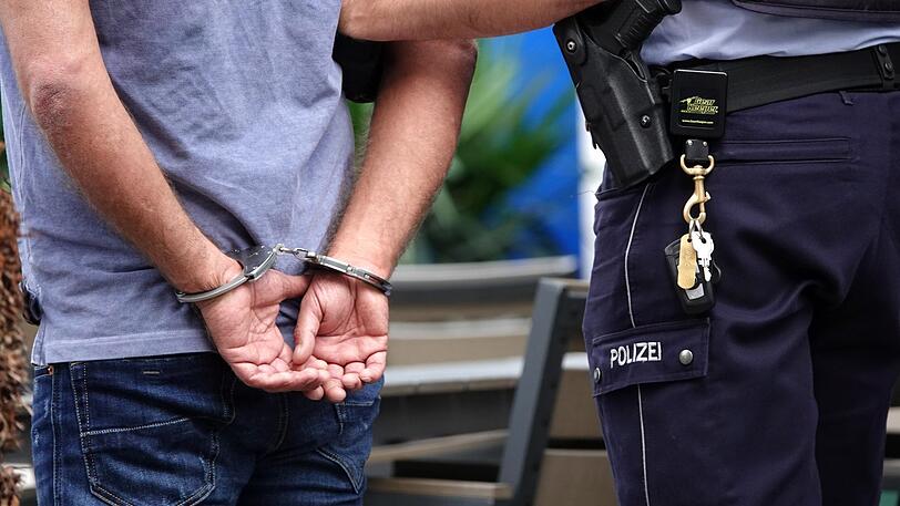 Die Polizei hat in Mittersendling einen Baustellen-Einbrecher auf frischer Tat ertappt und vorläufig festgenommen. (Symbolbild)
