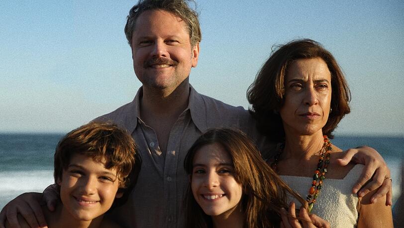 Vier der Familie Paiva mit Selton Mello als Ehemann und Fernanda Torres als Frau, die für ihre Darstellung den Golden Globe bekam. Vier der Familie Paiva mit Selton Mello als Ehemann und Fernanda Torres als Frau, die für ihre Darstellung den Golden Globe bekam.