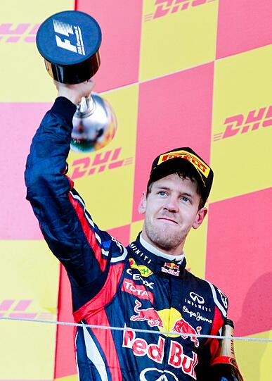 Die ganz große Vettel-Party: So lässt es der alte neue Weltmeister in Suzuka krachen. Die Bilder