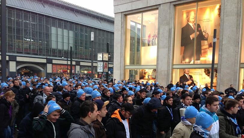 Die Löwen-Fans gehen am Samstag auf die Straße. Gegen die Vorkommnisse beim Amateur-Derby. Die Löwen-Fans gehen am Samstag auf die Straße. Gegen die Vorkommnisse beim Amateur-Derby.