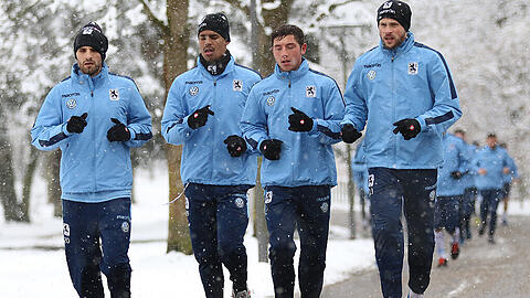 Für die Schneelöwen (v.l.): Valdet Rama, Rubin Okotie, Maximilian Wittek und Maximilian Beister fiel das Mannschaftstraining aus.