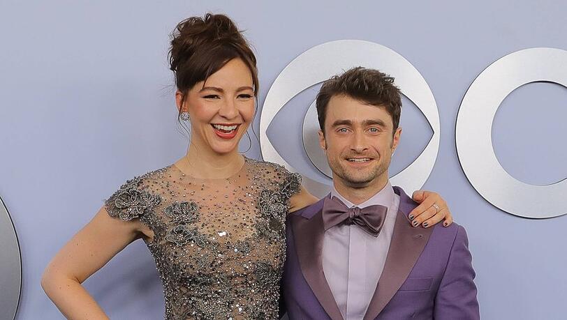 Seltener Auftritt: Erin Darke und Daniel Radcliffe strahlen am 16. Juni für die Fotografen im Lincoln Center in New York City.
