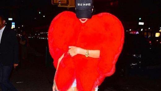 Rihanna "gefellt" sich in Herzchen-Optik. Rihanna "gefellt" sich in Herzchen-Optik.