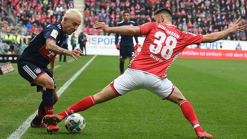 Rafinha: Note 4. Der Blondie-Brasilianer, für Kimmich aufgeboten, hatte rechts hinten anfangs seine Probleme mit dem flinken Holtmann &ndash; und mit seinem eigenen Passspiel. Emsig und giftig ja, aber manchmal fehlt die Übersicht.