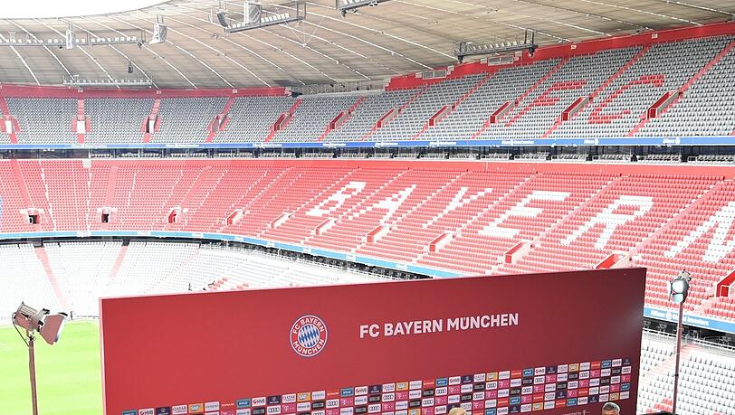 Kahn und Präsident Herbert Hainer am Montag in der Arena. Kahn und Präsident Herbert Hainer am Montag in der Arena.