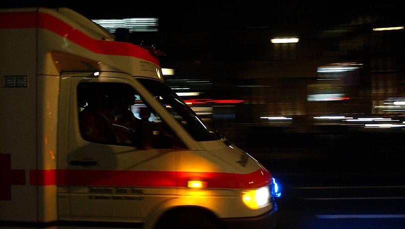Sechs Menschen wurden bei einem Verkehrsunfall in Obersendling teils schwer verletzt und in Kliniken gebracht (Symbolbild).
