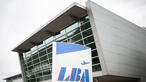 Das Luftfahrt-Bundesamt (LBA) in Braunschweig sieht sich mehr als zehn Jahre nach dem Germanwings-Absturz mit Schadenersatzanspr&uuml;chen von Hinterbliebenen konfrontiert. (Archivbild)