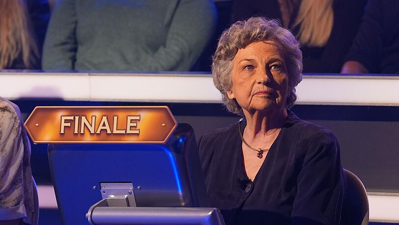 Alter schützt vor Selbstbewusstsein nicht: Kandidatin Hannelore Grühn gab Quizmaster Günther Jauch bei der "3-Millionen-Euro-Woche" (RTL) ordentlich Kontra. Alter schützt vor Selbstbewusstsein nicht: Kandidatin Hannelore Grühn gab Quizmaster Günther Jauch bei der "3-Millionen-Euro-Woche" (RTL) ordentlich Kontra.