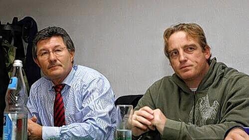 Die nächste Saison soll besser werden: Da sind sich Kleeblatt-Präsident Helmut Hack und Trainer Mike Büskens (rechts) einig. Die nächste Saison soll besser werden: Da sind sich Kleeblatt-Präsident Helmut Hack und Trainer Mike Büskens (rechts) einig.