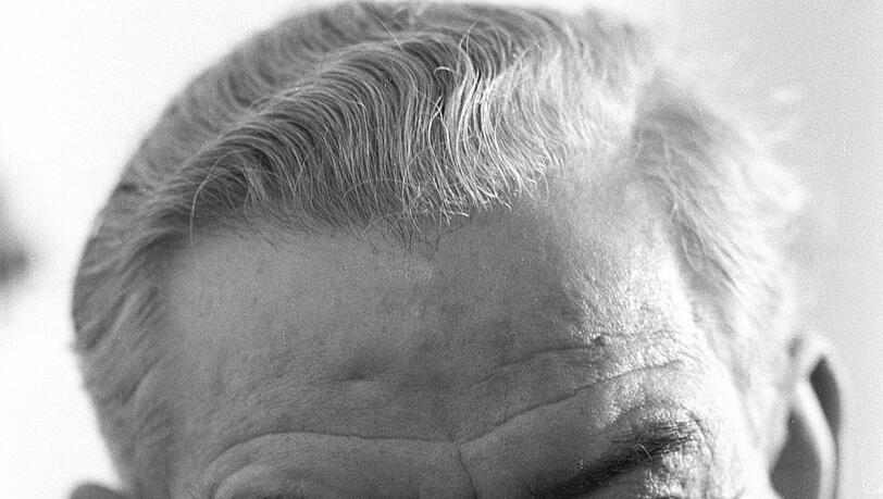 Ministerpräsident Alfons Goppel warnt 1970 im Landtag: "Fanatikern in Bayern das Handwerk legen."