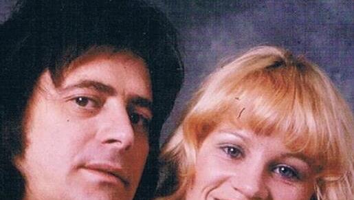 Rena Bilsbury und Mann Jimmy im Jahr 1974. Der Leads&auml;nger der Les Humphries Singers verstarb 2003.