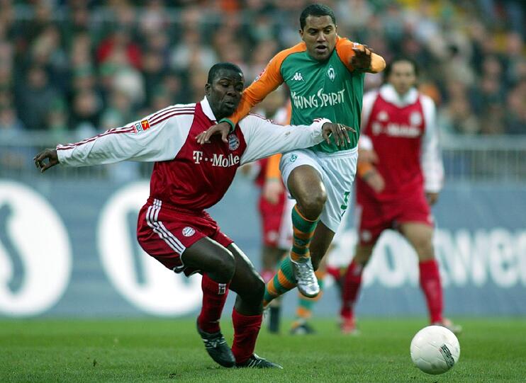 Sammy Kuffour 2003 im Heimtrikot der Bayern.